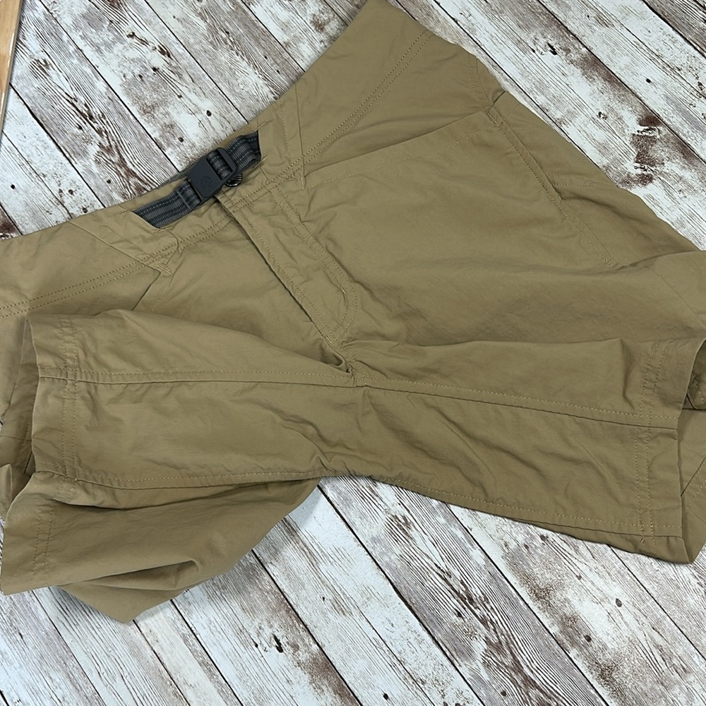 Mountain Hardware Women's Belted Cargo Shorts sz 4 Tan Nylon Hiking Outdoor 8” - Picture 5 of 16